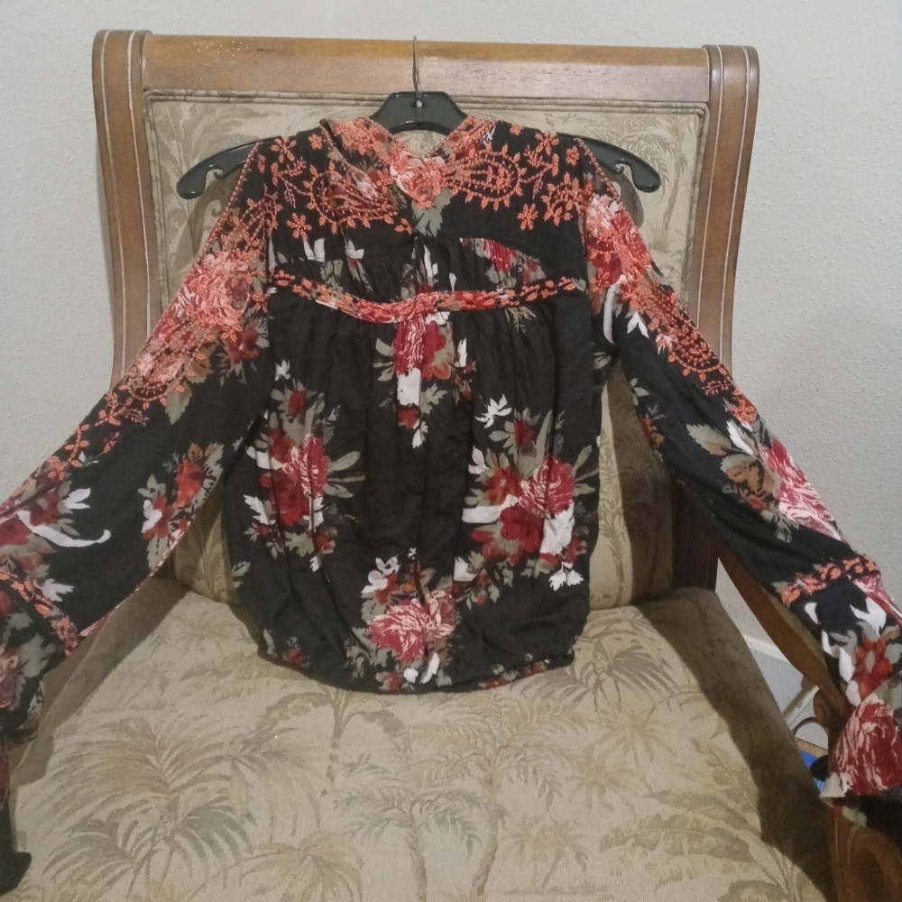 FREE PEOPLE Open Sleeve Embroidered Top-  Small
